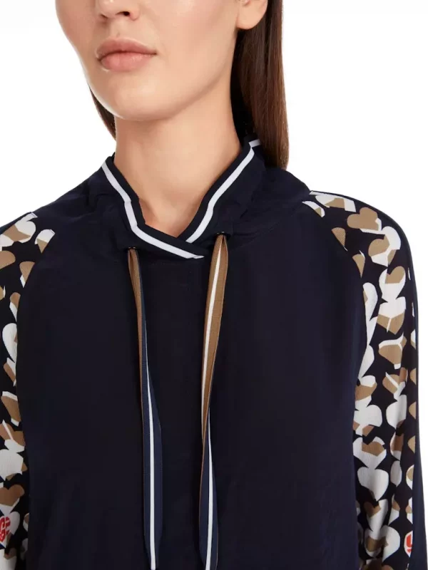 Blouse Col Montant Cordons Manches Longues Bas Plissé Motif Placé Sur Les Manches – Image 5