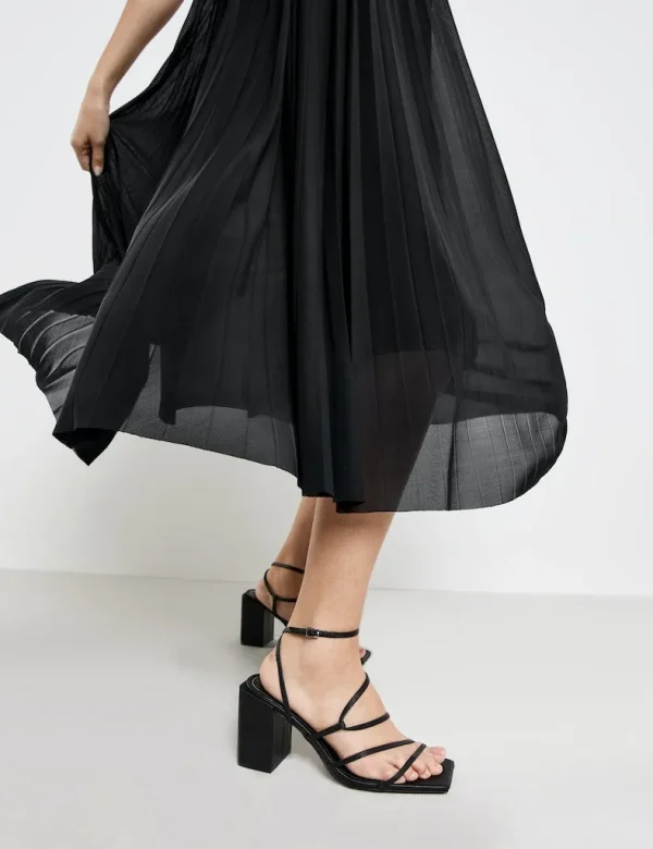 Robe Longue Col Rond Sans Manches Plissée – Image 4
