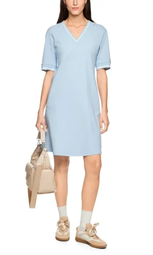 Robe Longueur Genoux Col V Manches Courtes Deux Poches Droite Unie