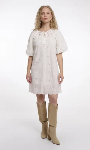 Robe Longueur Genoux Col V Manches Coudes Volumineuses Broderie Coton