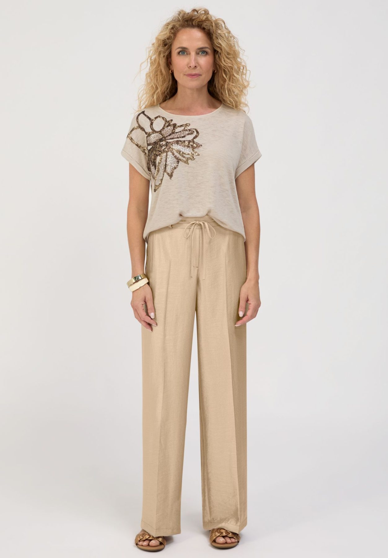 Tee Shirt Col Rond Manches Courtes Motif Placé Sequins Bande Bas – Image 4