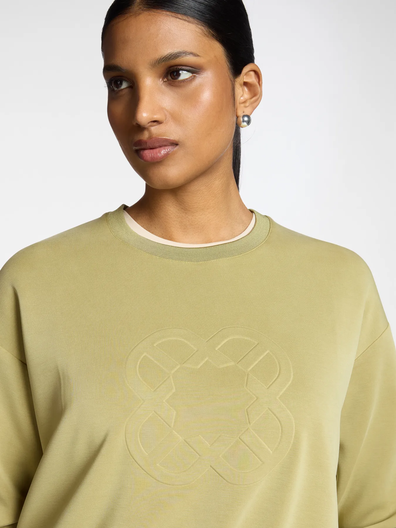 Sweat Col Rond Manches Longues Bas Cordons Logo Placé Relief Ton Sur Ton – Image 3