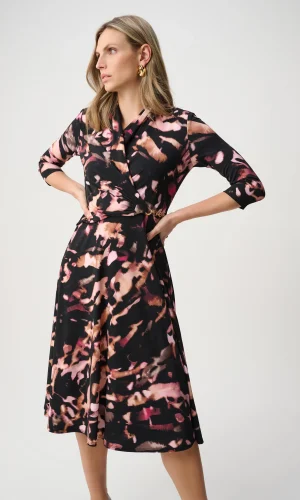 Robe Midi Col Cache Cœur Manches Trois-quarts Drapée Bijoux Chaine Taille Fluide Imprimée